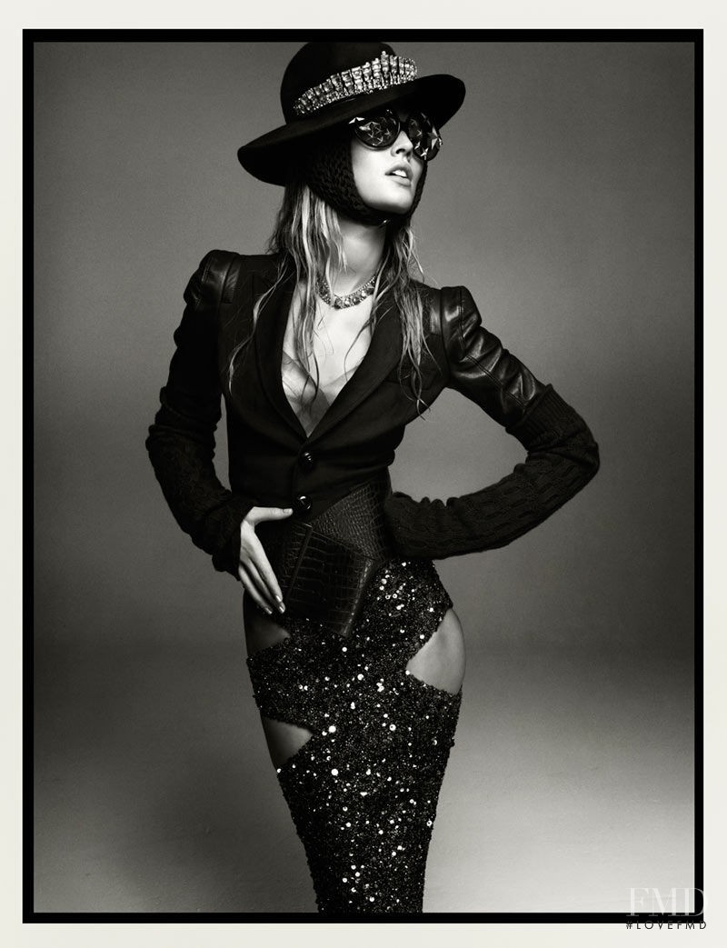 Toni Garrn featured in Drôles d\'Oiseaux, November 2011