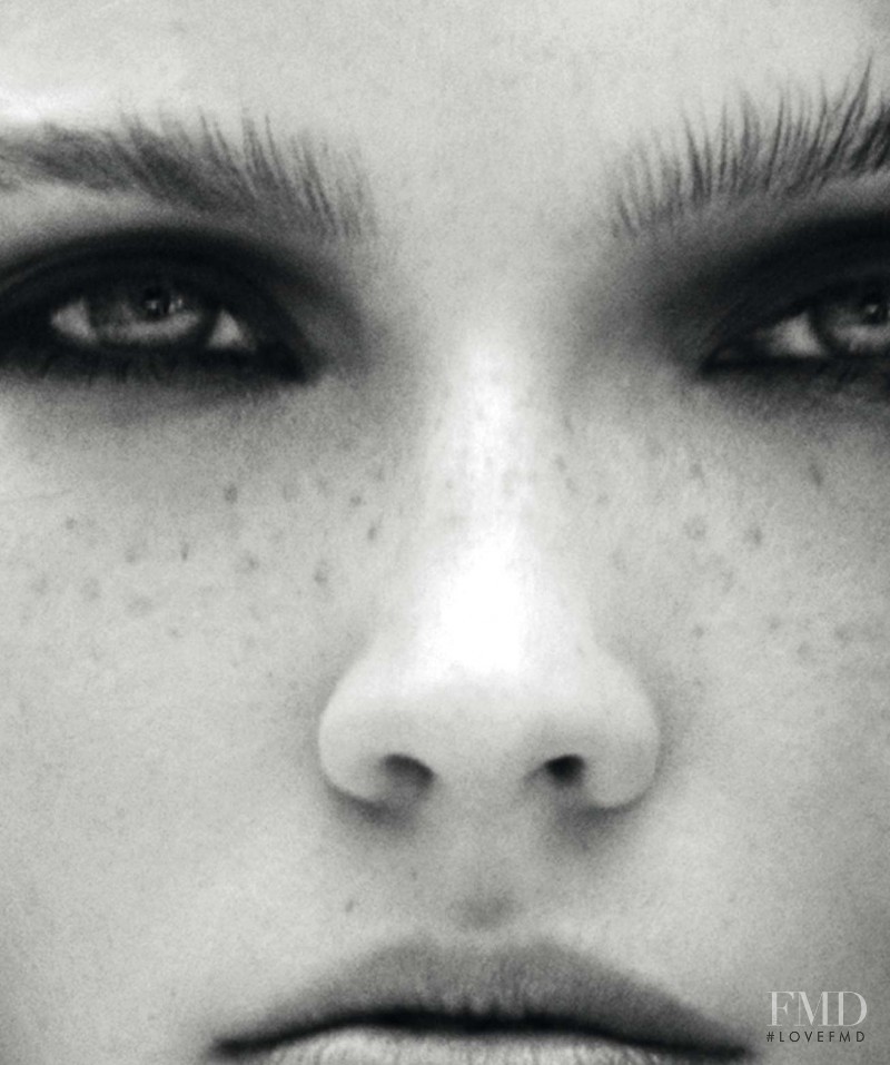 Vanessa Moody featured in Fei Fei Sun, Sasha Luss & Vanessa Moody, October 2015