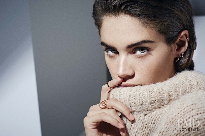 Sara Sampaio featured in Sara Sampaio, October 2015