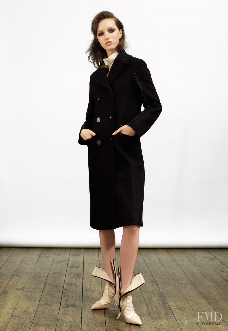Liza Ostanina featured in Liza Ostanina, September 2015