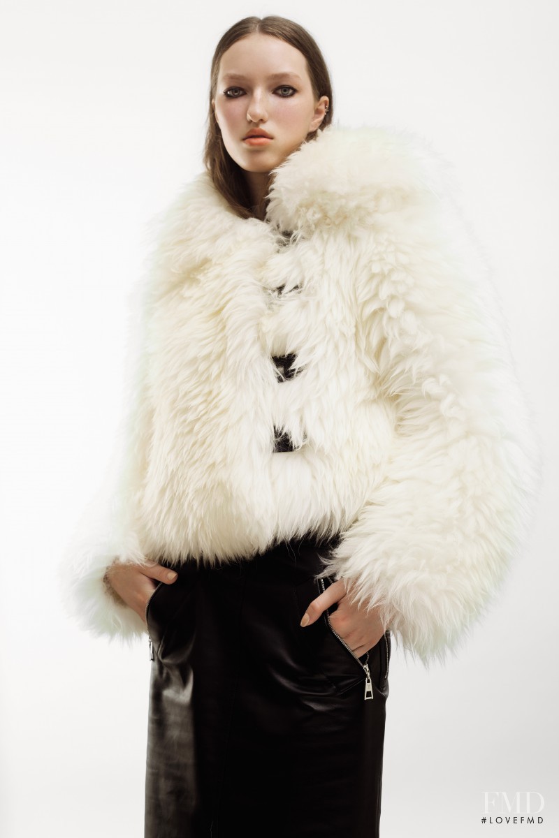 Liza Ostanina featured in Liza Ostanina, September 2015