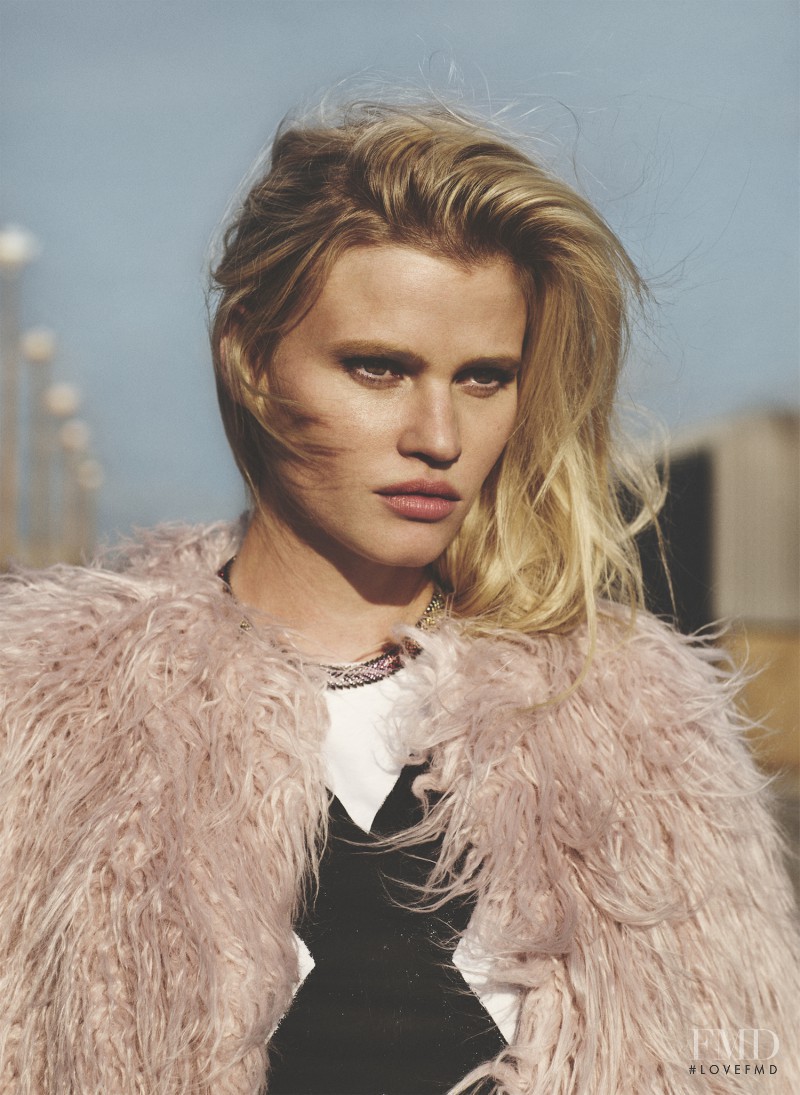 Lara Stone featured in Lara Stone, November 2015