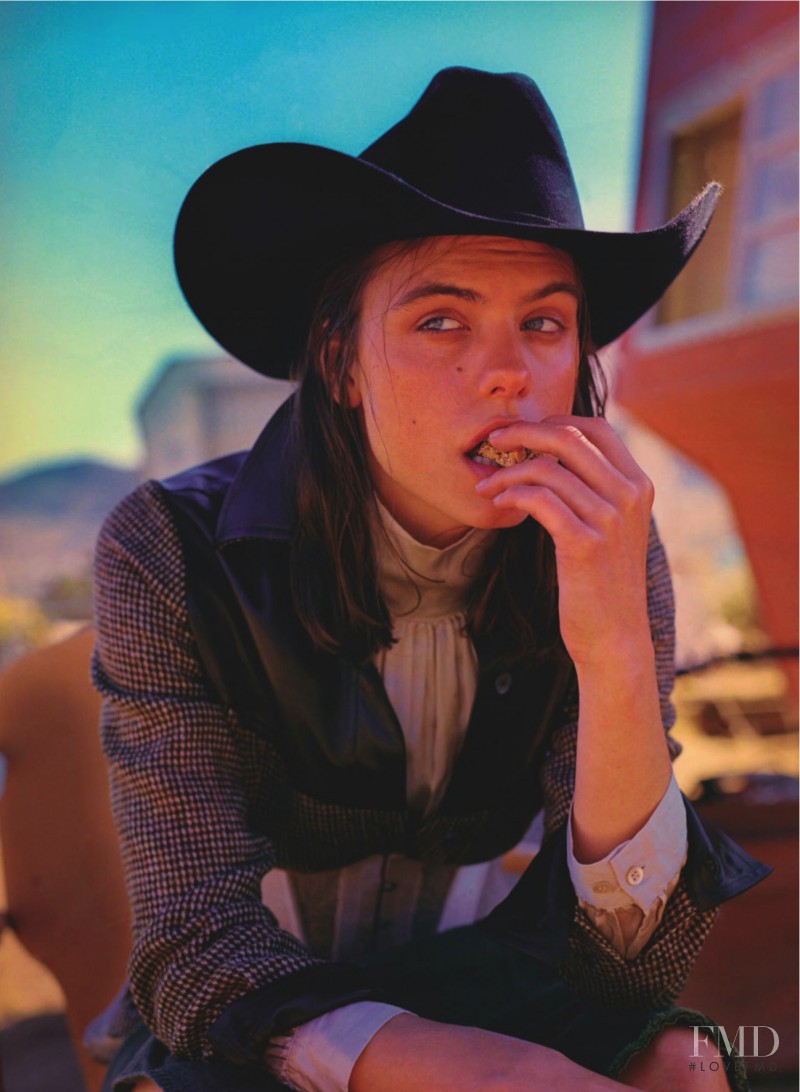 Corinna Ingenleuf featured in Desert Storm, November 2015