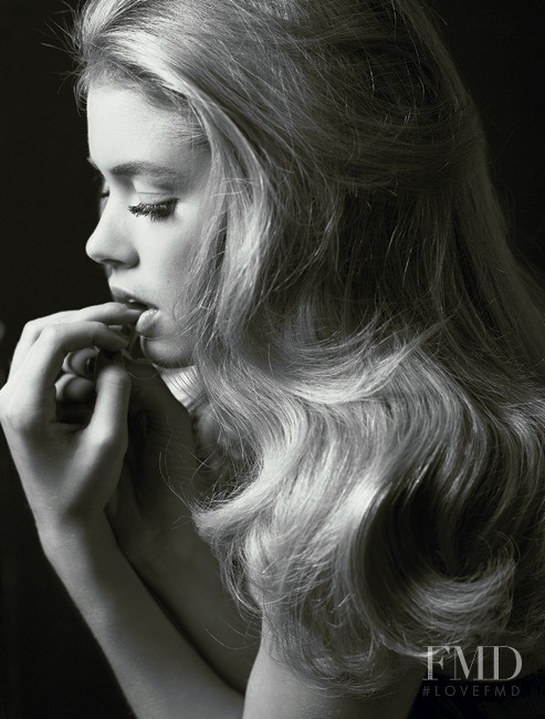 Doutzen Kroes featured in Simplement Sublime, November 2011