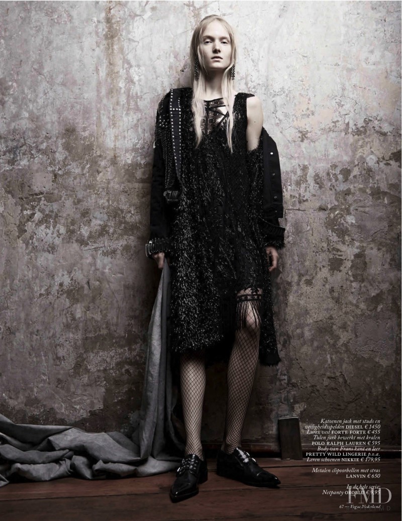 Maja Salamon featured in Opposites Attract, November 2015