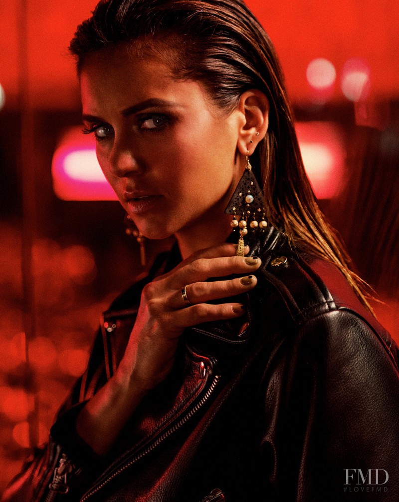 Nina Dobrev\'s New Chapter, October 2015