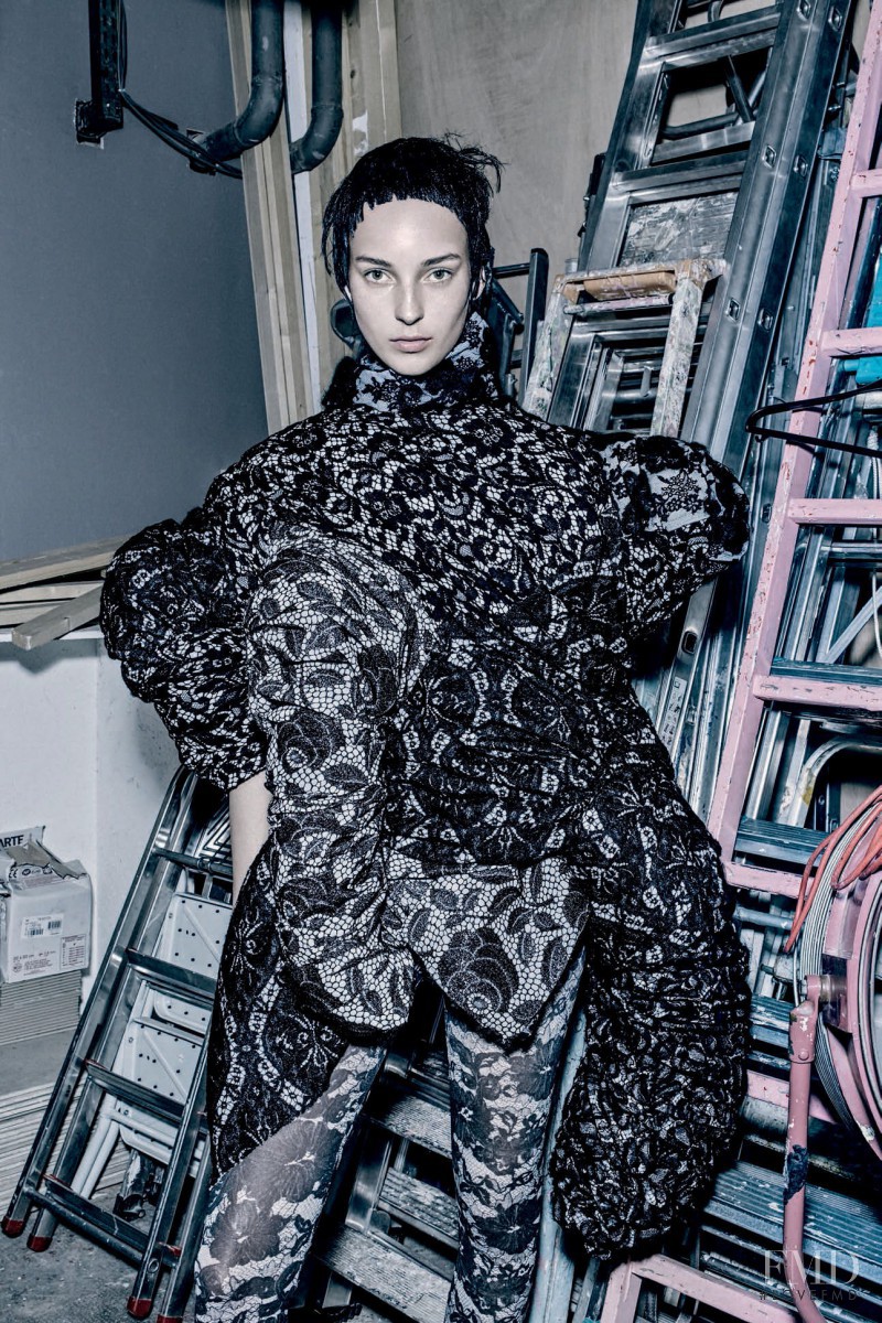 Julia Bergshoeff featured in Rei Kawakubo, October 2015