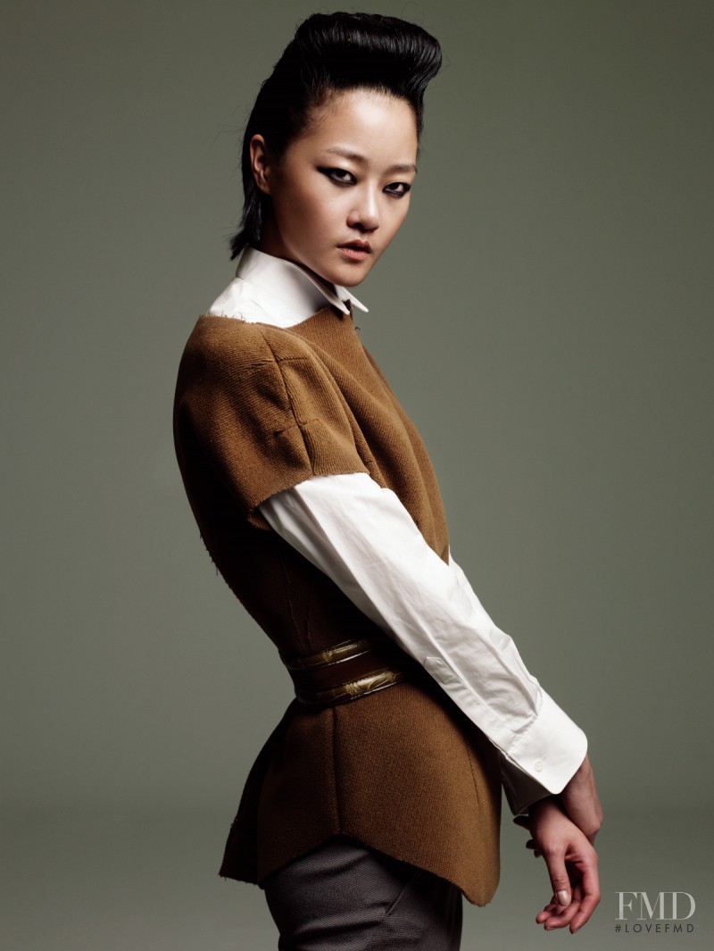 Hyoni Kang featured in Military Club, November 2011
