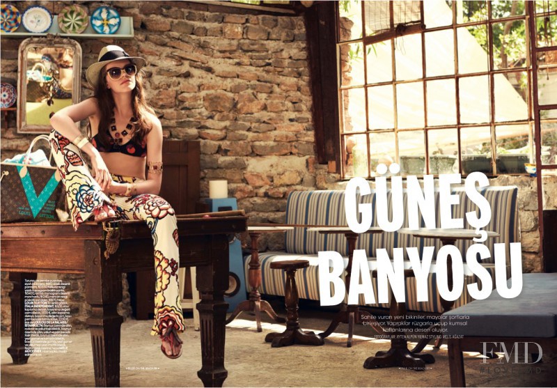 Fay Langelaan featured in Günes Banyosu, June 2015