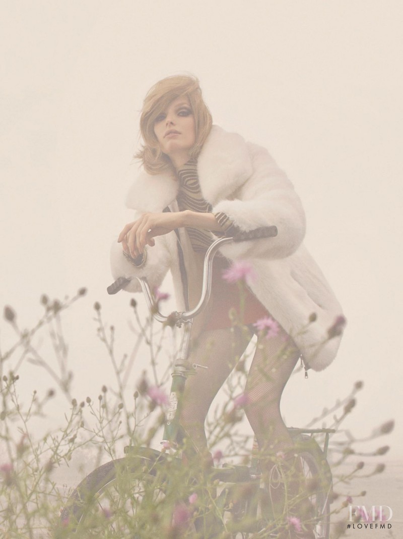 Alisa Ahmann featured in Alisa Ahmann, November 2015