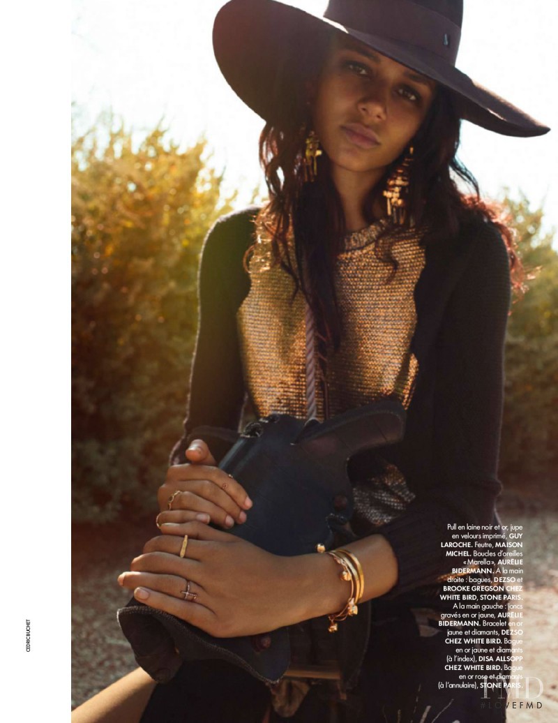 Binx Walton featured in L\'aventuriere L\'exotisme Seventies Prend Des Allures Princieres Et Raffinees., August 2015