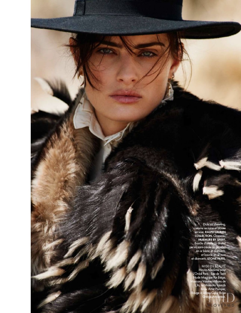 Isabeli Fontana featured in L\'Indomptable Les Matieres Et Les Couleurs Sont Brutes, Naturelles Et Profondes., August 2015