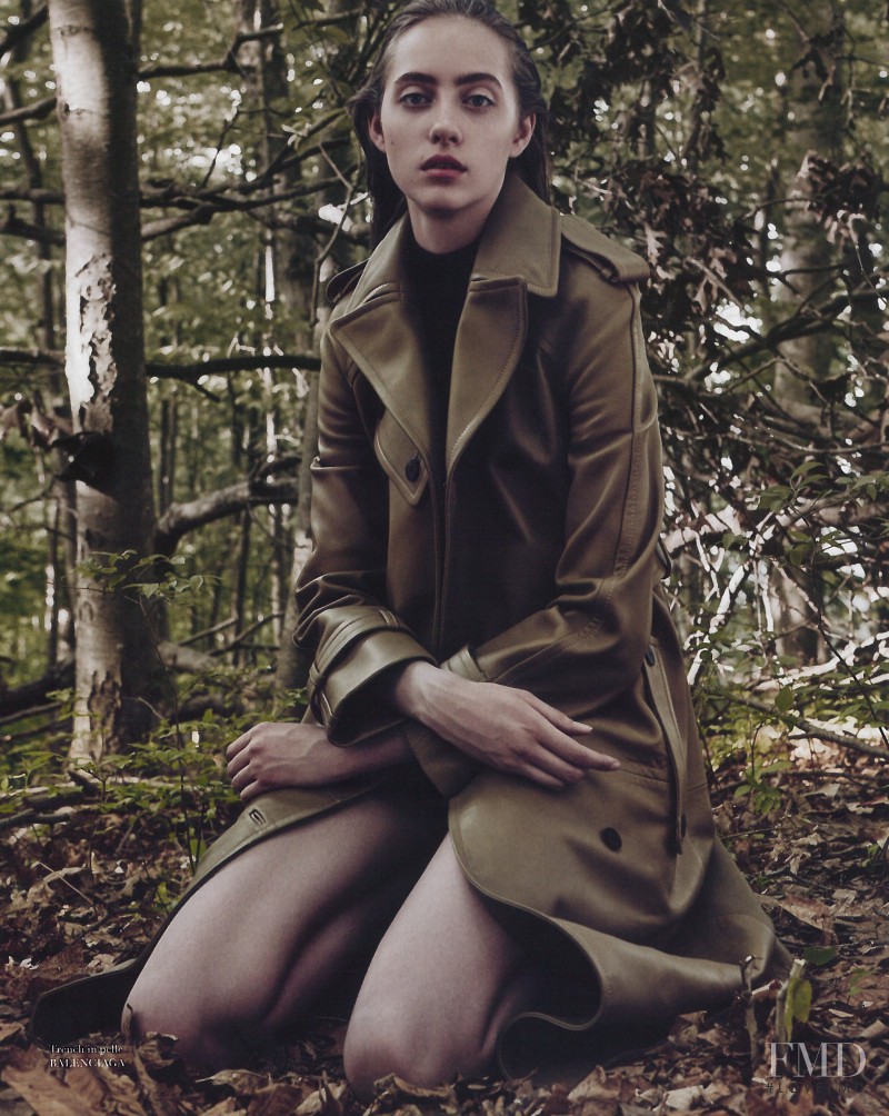 Lia Pavlova featured in Fashion I, October 2015