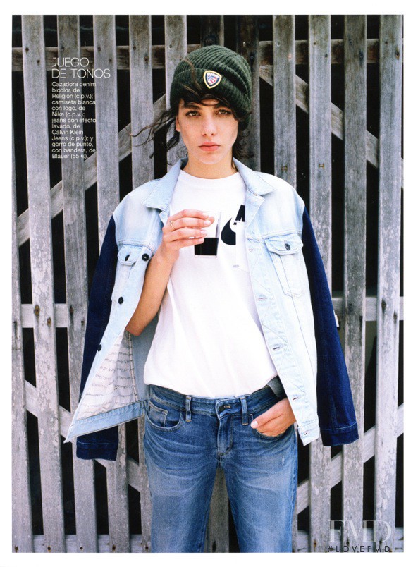 Steffy Argelich featured in El Final Del Verano, August 2014