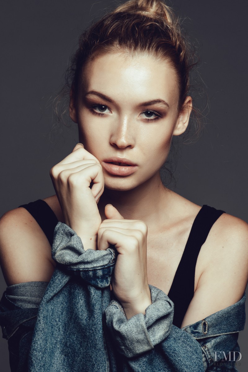 Viktoria Foti featured in Viki, December 2015