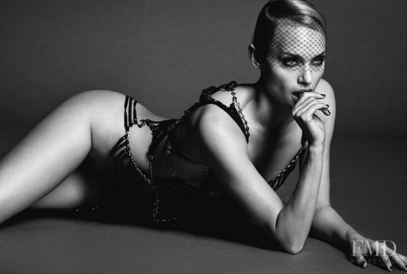 Amber Valletta featured in Les Douze Coups De Minuit, December 2015