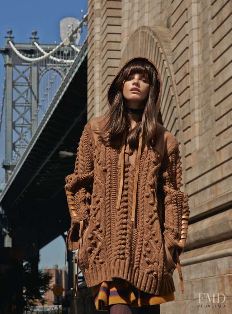 Jeisa Chiminazzo featured in Manhattan Bridge, November 2015