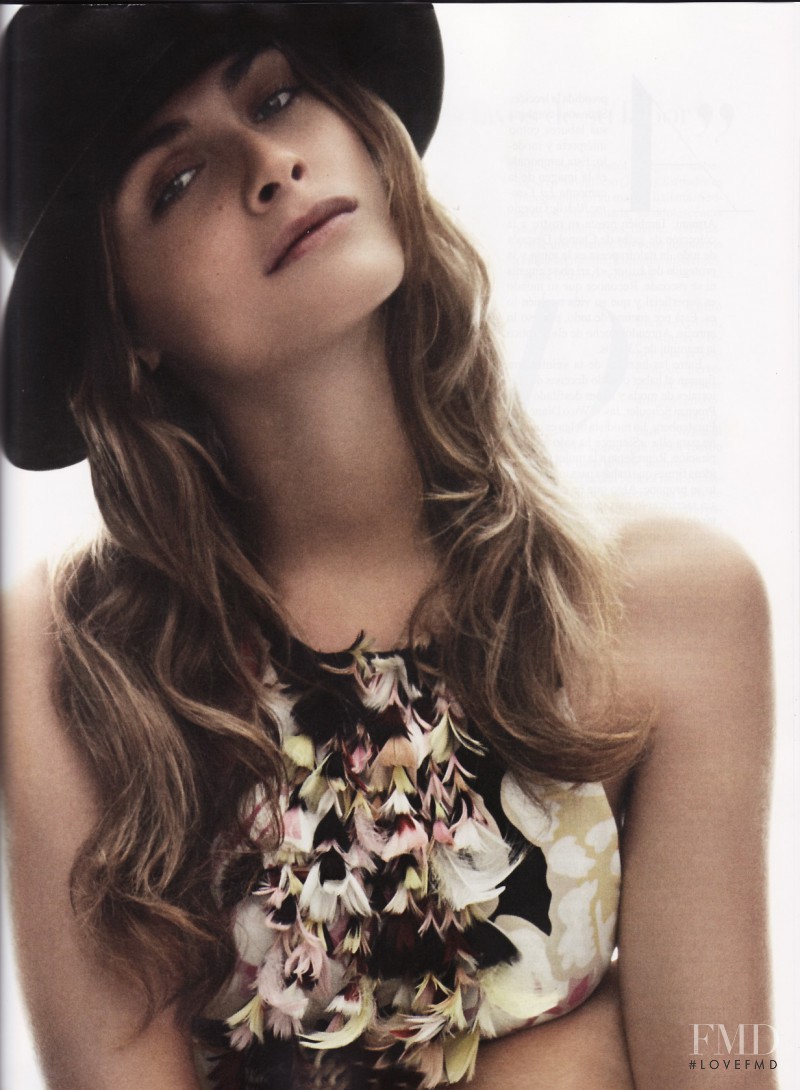 Elisa Sednaoui featured in Lujo Asiático, June 2011