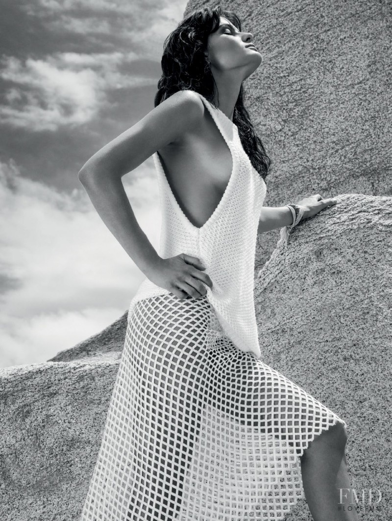 Isabeli Fontana featured in Isabeli Fontana, December 2015