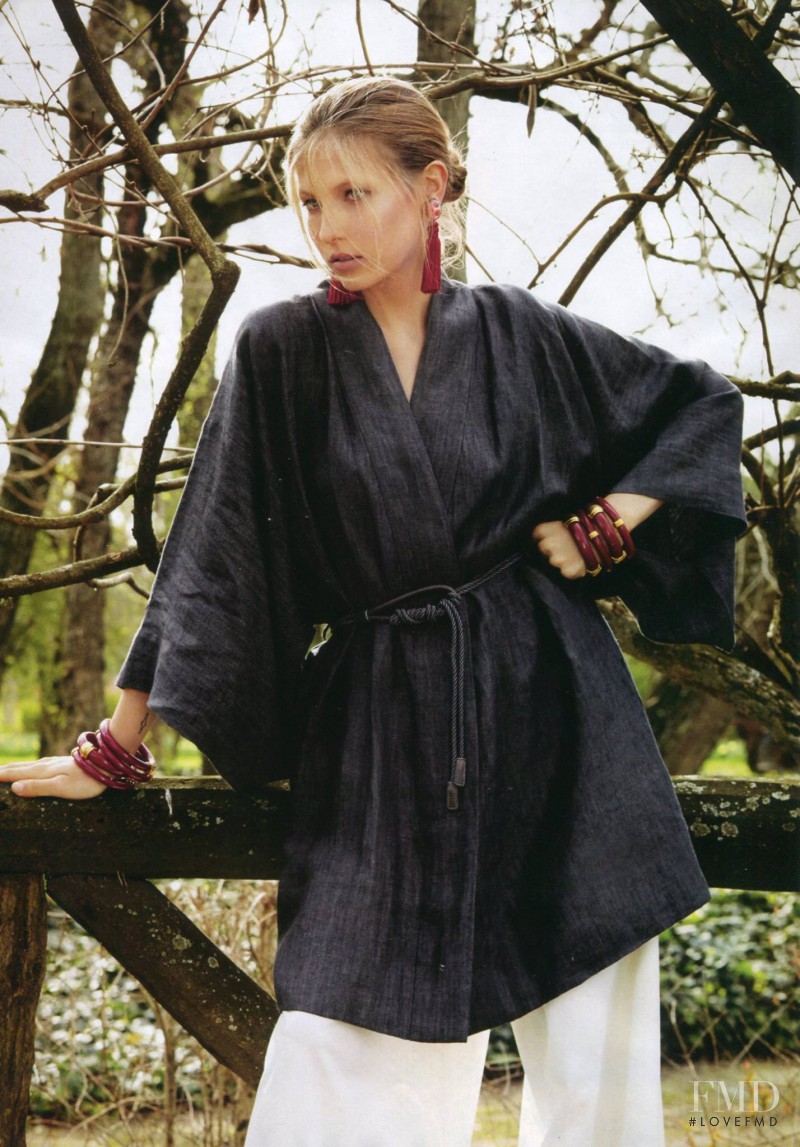 Katharina Kaminski featured in Sol De Oriente, October 2015