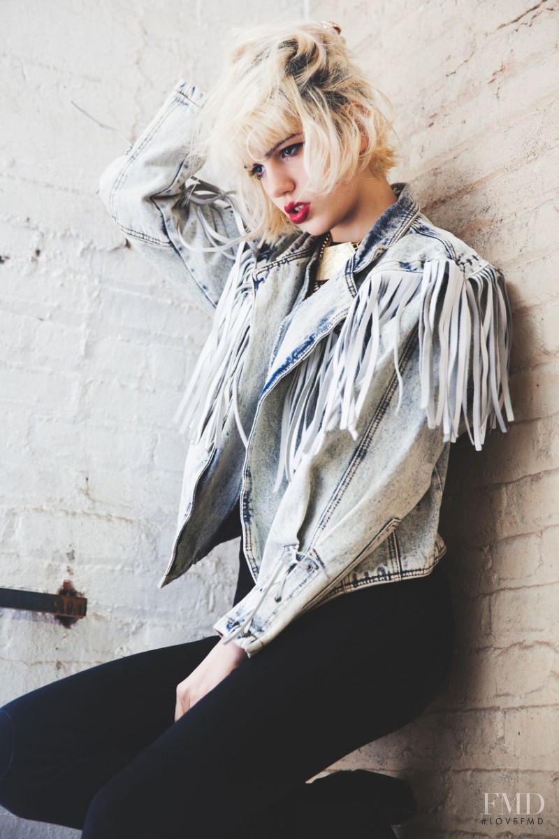 Julia Cumming featured in Varsity Grunge, February 2014