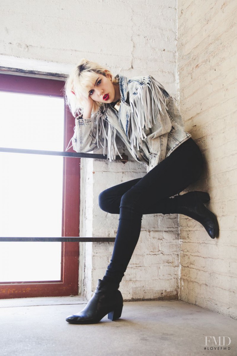 Julia Cumming featured in Varsity Grunge, February 2014