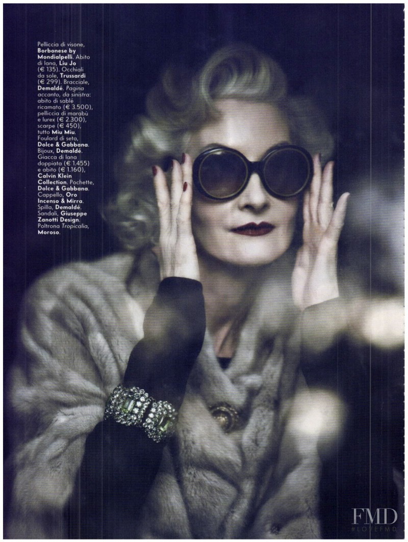 Catherine Loewe featured in Le freak c\'est chic, October 2011