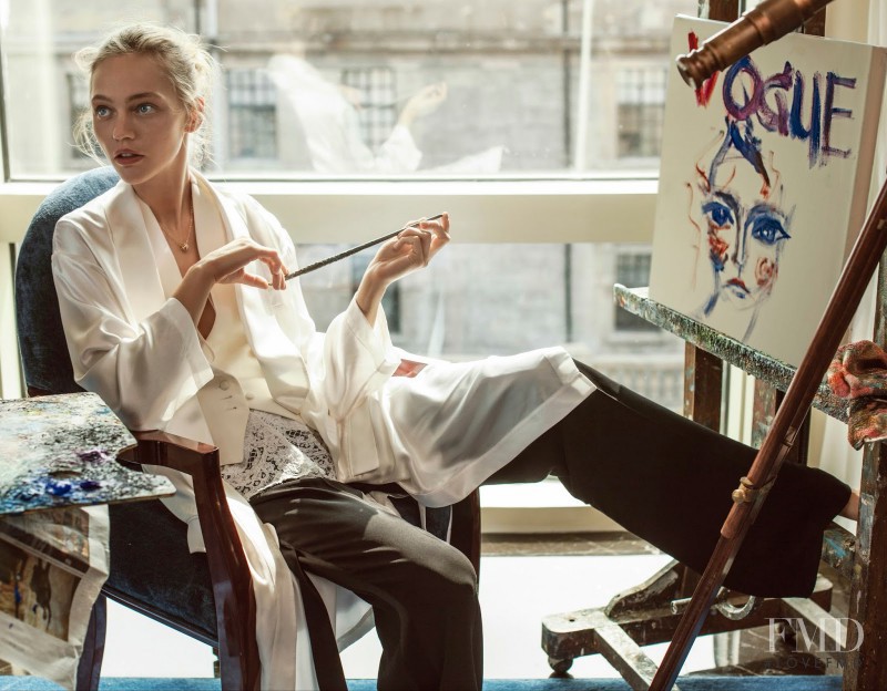 Sasha Pivovarova featured in Anja Rubik and Sasha Pivovarova, February 2016