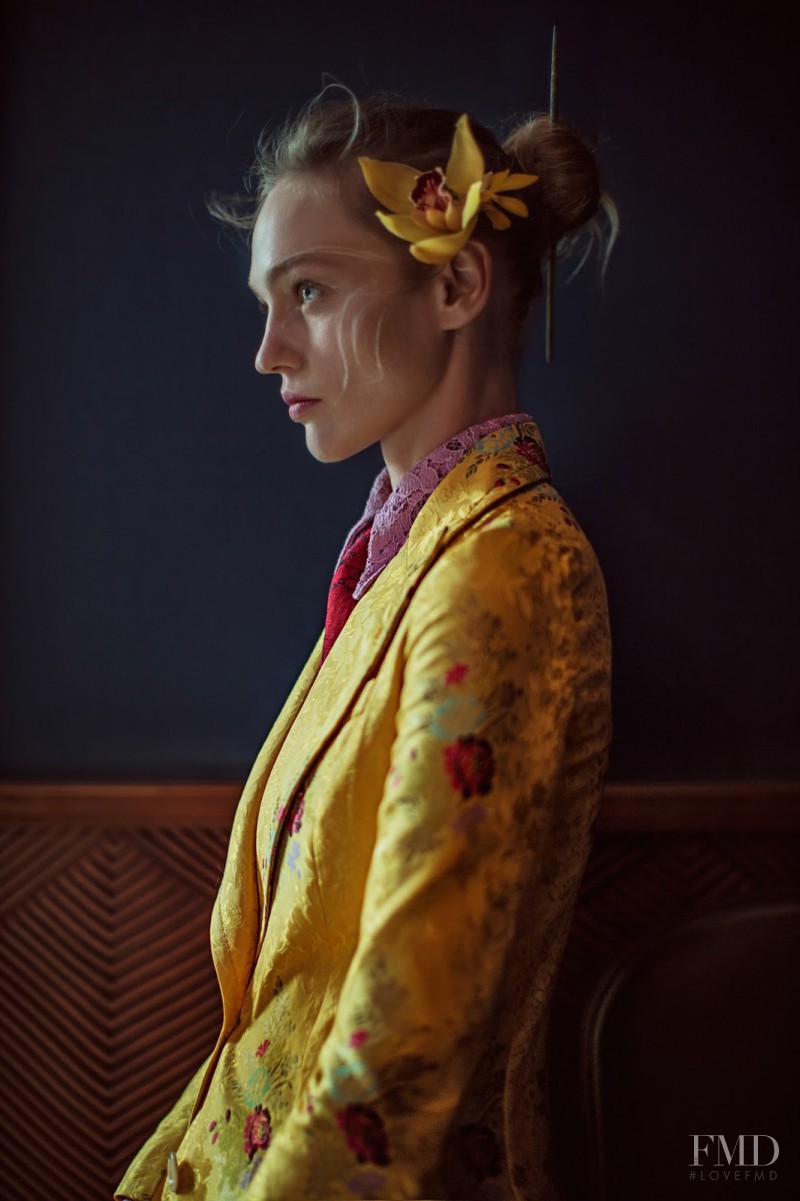 Sasha Pivovarova featured in Anja Rubik and Sasha Pivovarova, February 2016