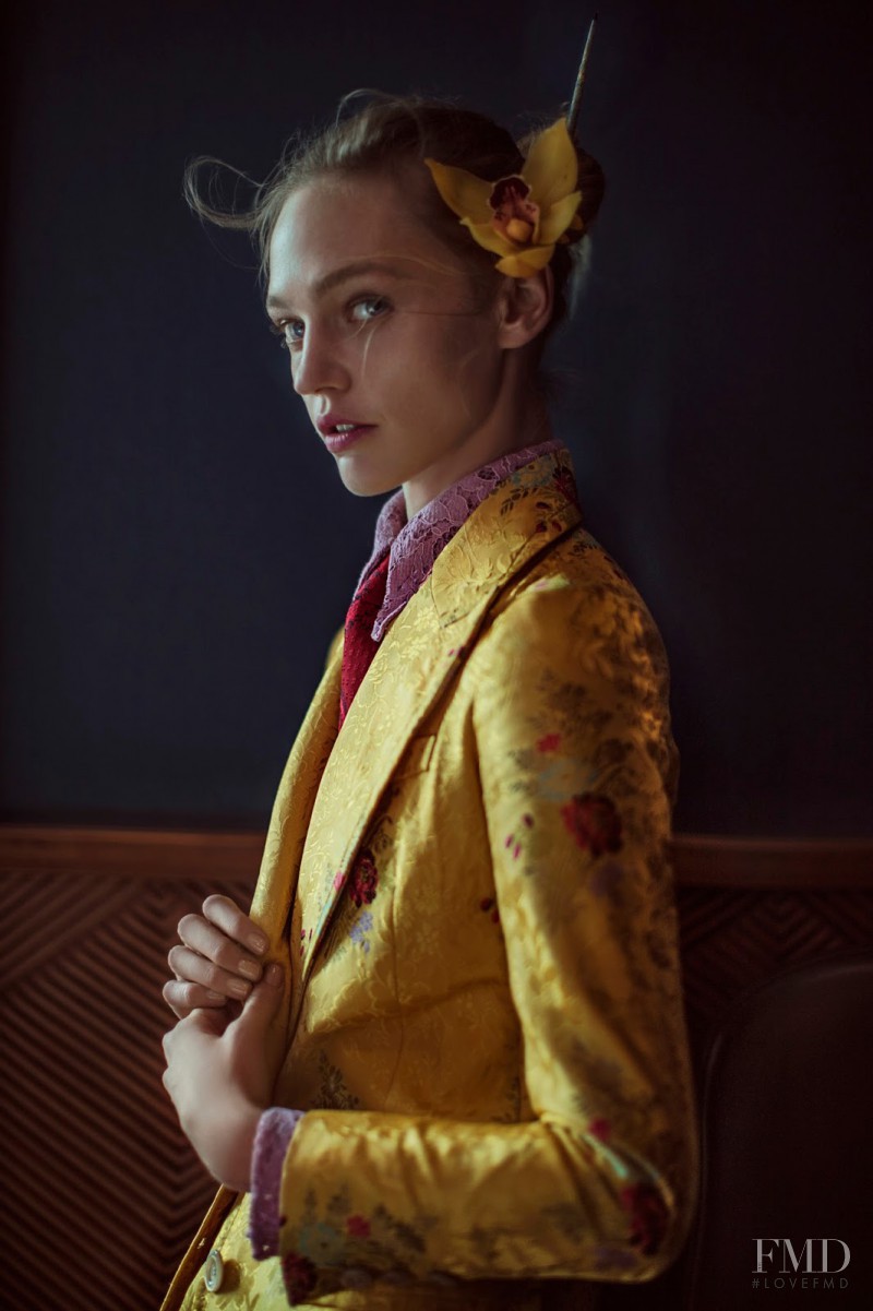 Sasha Pivovarova featured in Anja Rubik and Sasha Pivovarova, February 2016