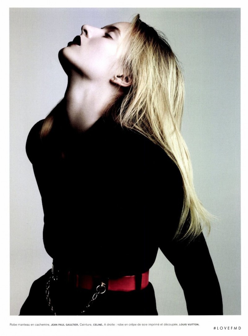 Daria Strokous featured in Dans le vent, December 2011