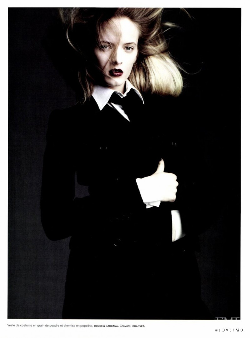 Daria Strokous featured in Dans le vent, December 2011