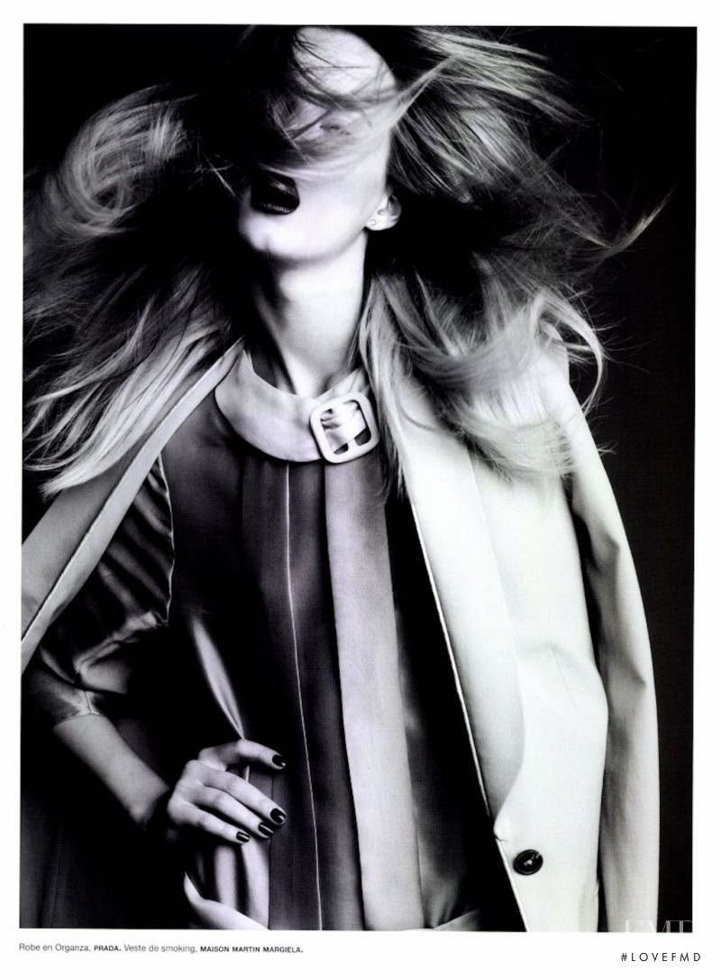 Daria Strokous featured in Dans le vent, December 2011