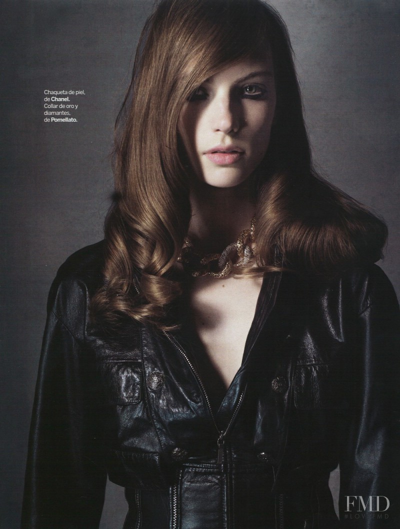 Sophie Pumfrett featured in Cambio pelle, November 2014