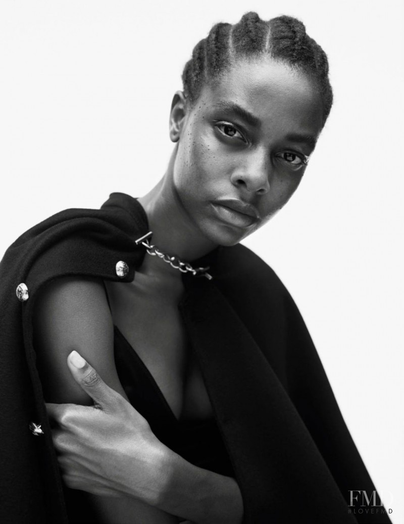 Karly Loyce featured in Leçon De Style Partie 2, February 2016