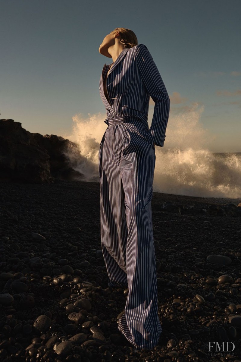 Toni Garrn featured in Au-dessous Du Volcan, February 2016