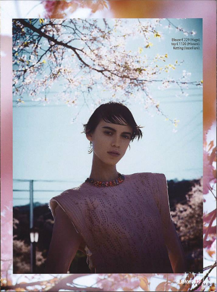 Amanda de Oliveira Queiroz featured in Pastel pour elle, October 2013