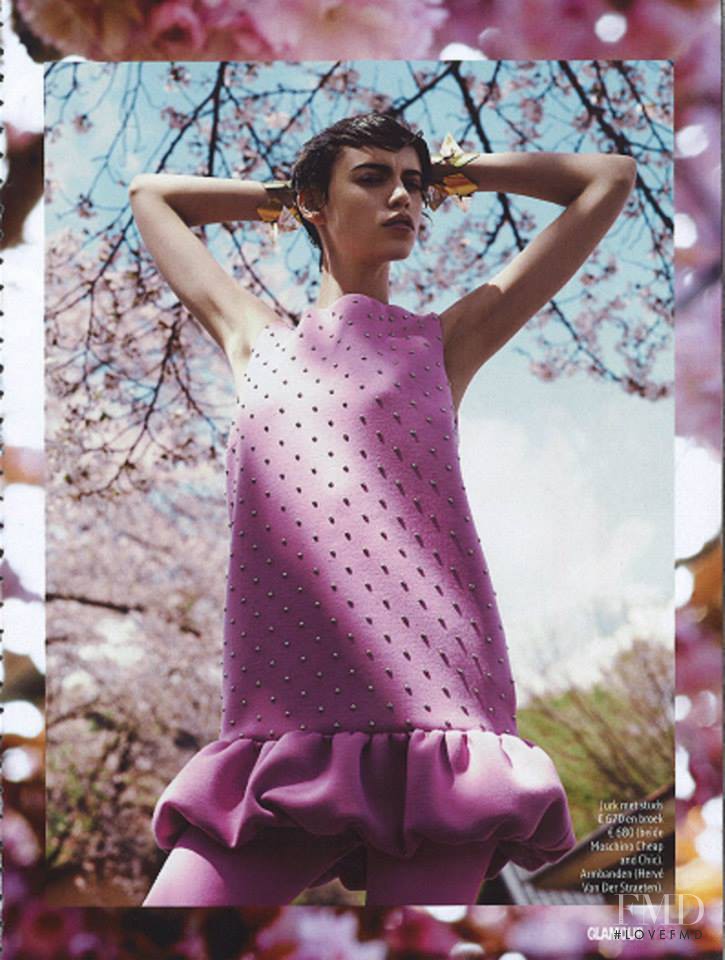 Amanda de Oliveira Queiroz featured in Pastel pour elle, October 2013