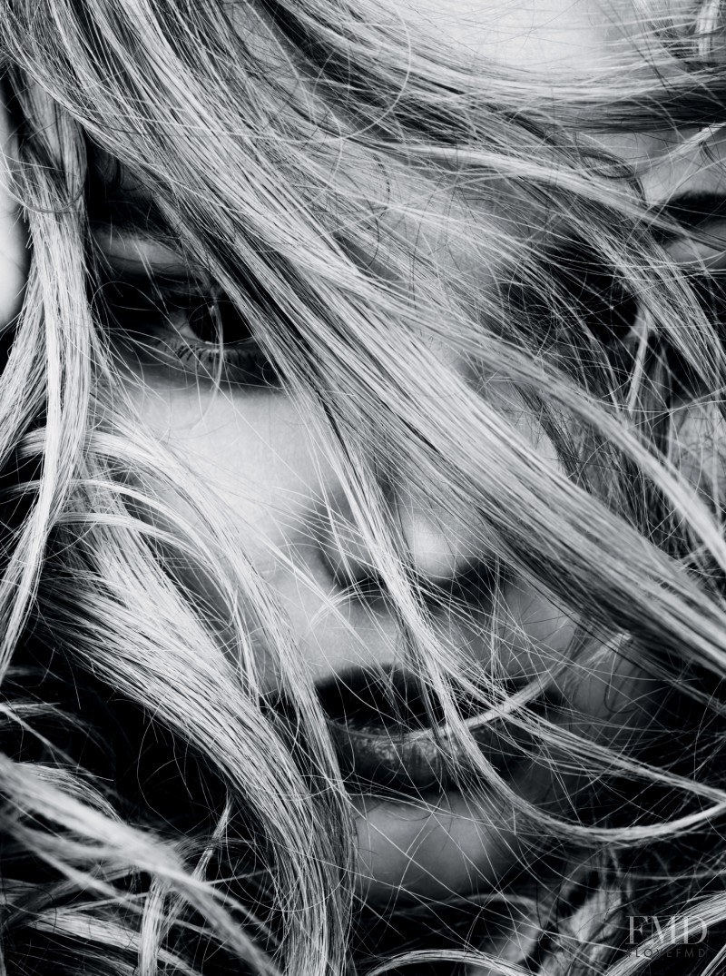 Magdalena Frackowiak featured in Wilde Wellen, January 2012