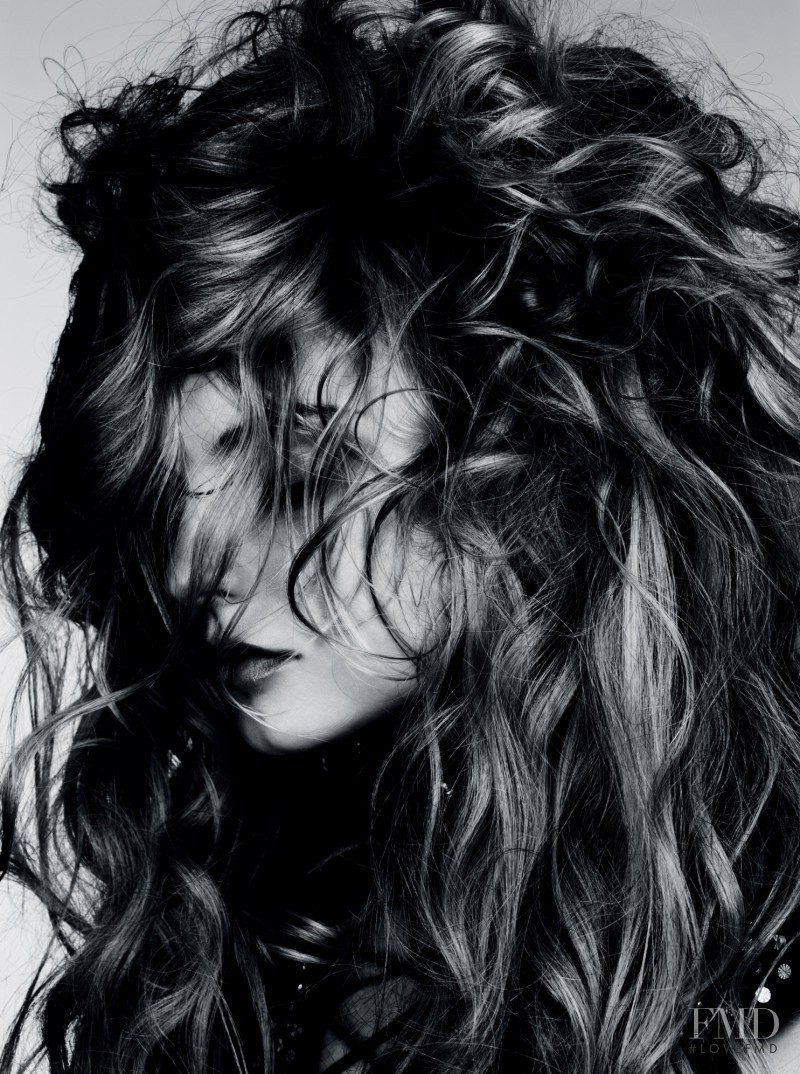 Magdalena Frackowiak featured in Wilde Wellen, January 2012