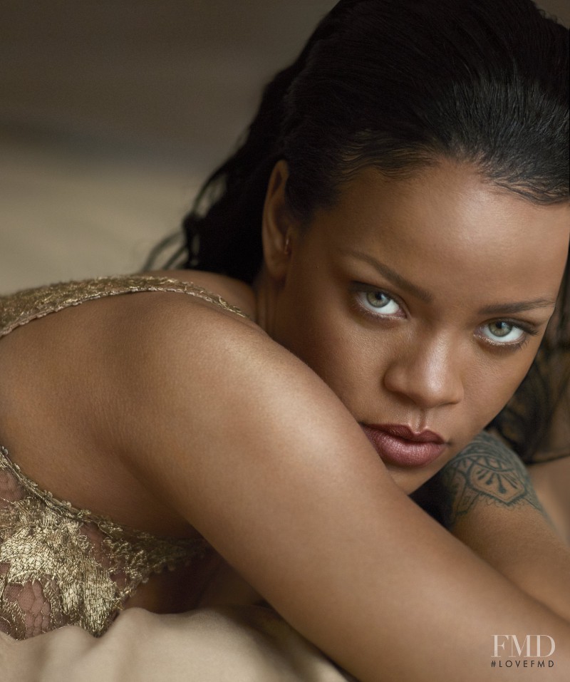 Rihanna, April 2016