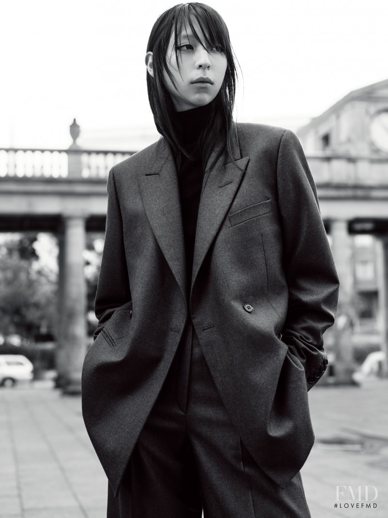 Issa Lish featured in Suvi, Issa, Damaris and Heather, October 2015