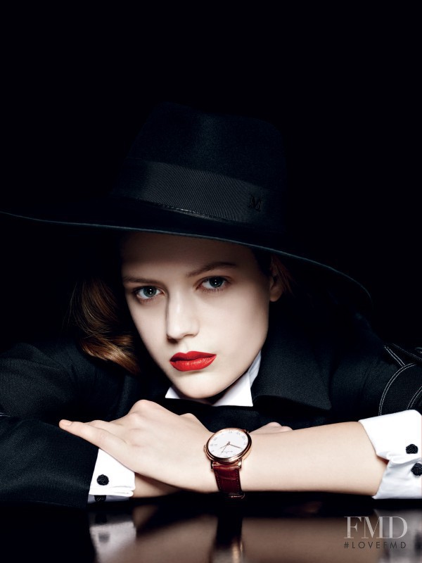 Esther Heesch featured in Red LIps Flawless Skin And Sparkling Beauty Trends, February 2015