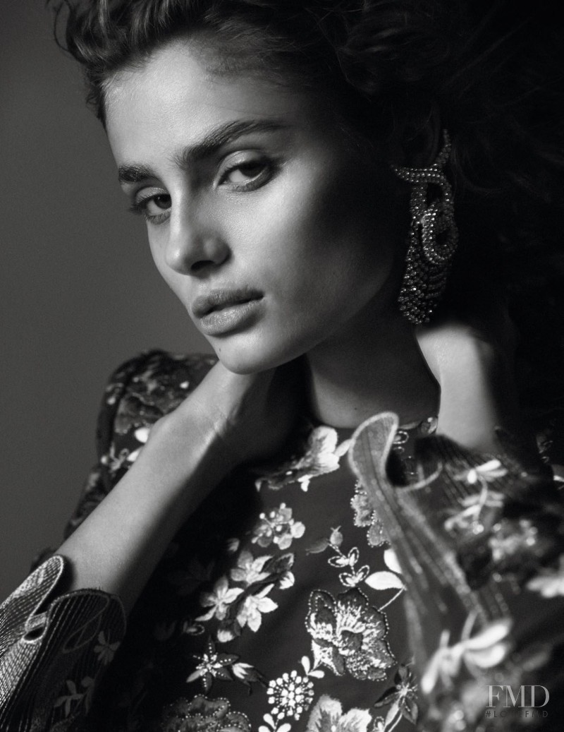 Taylor Hill featured in L\'Offensive Gvasalia, May 2016