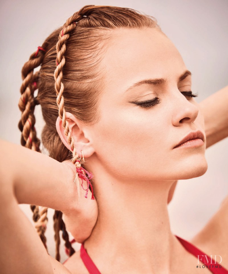 Ginta Lapina featured in Saludo Al Sol, May 2016