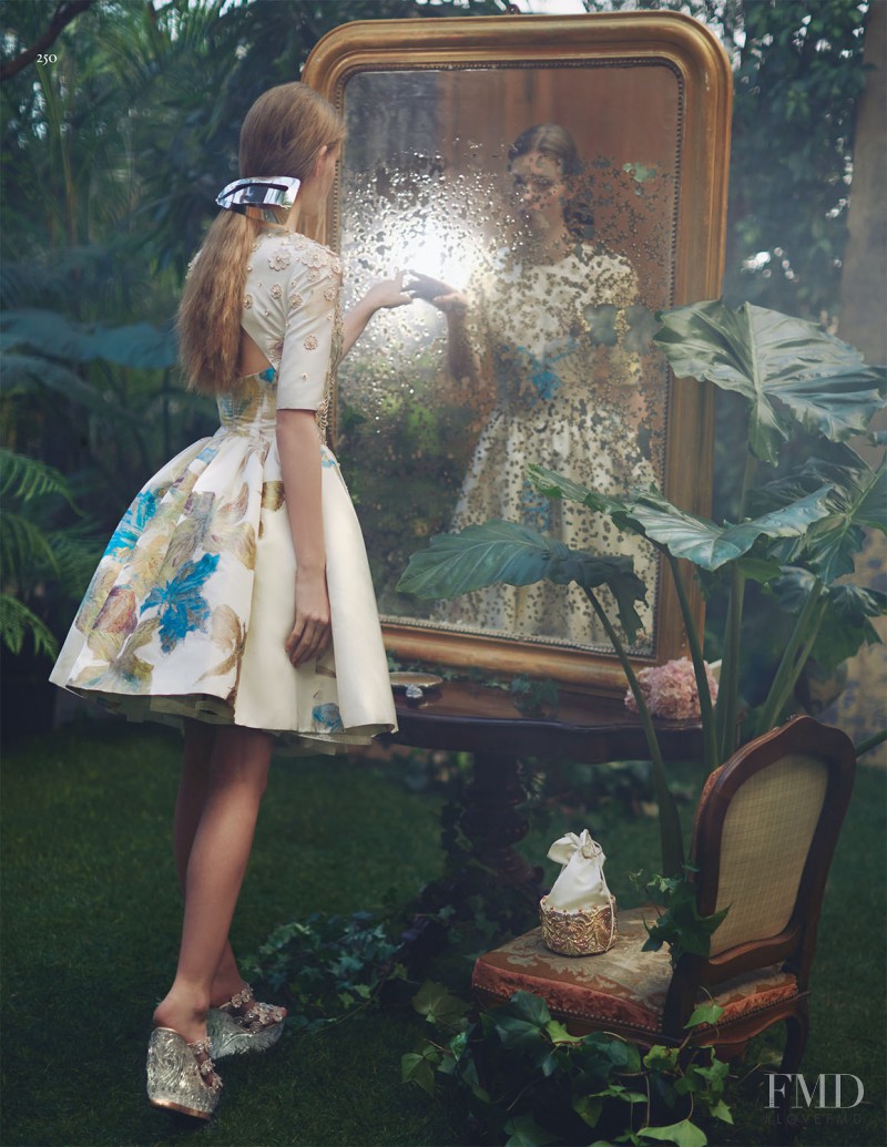 Lauren de Graaf featured in In Wonderland, April 2016