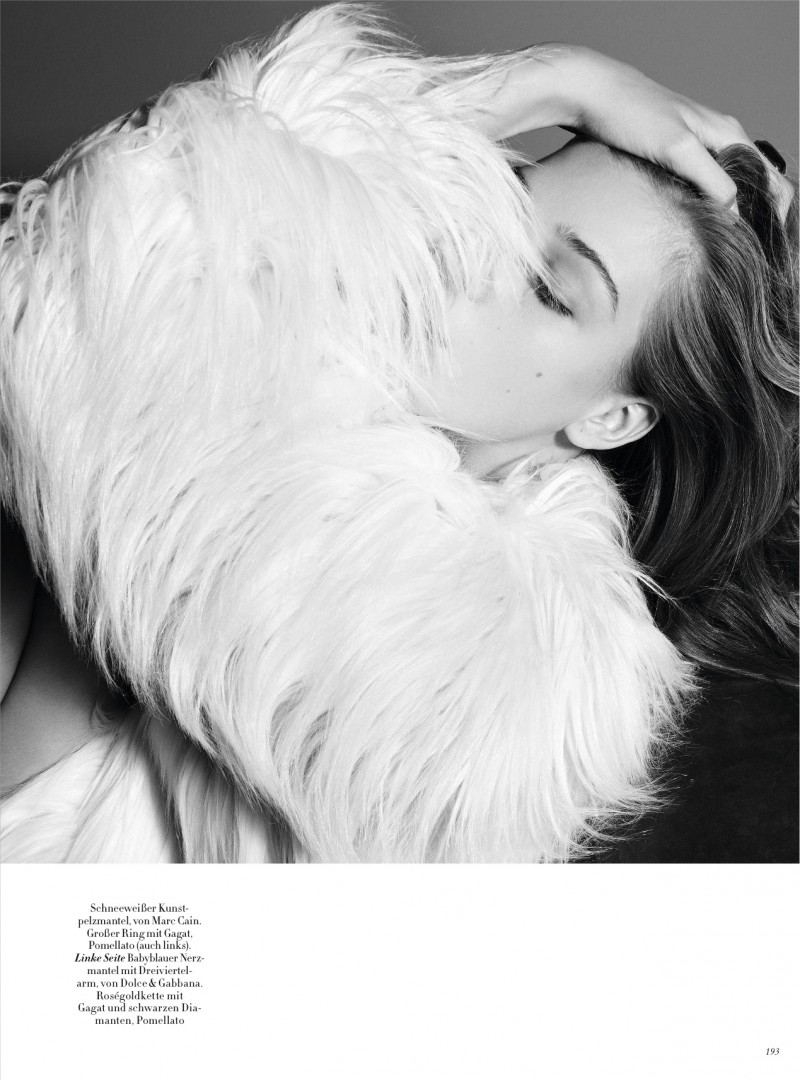 Elena Bartels featured in Venus In Furs, December 2015