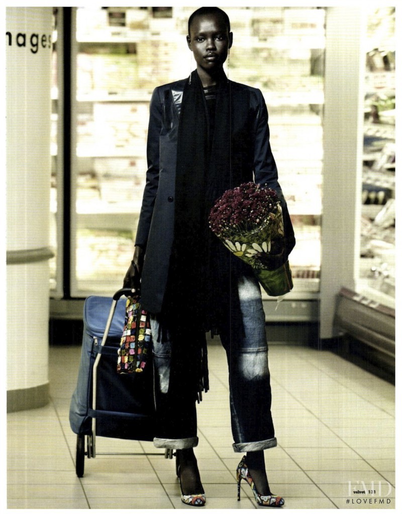 Grace Bol featured in 19 Stili Di Moda Per 19 Donne Vere, February 2012