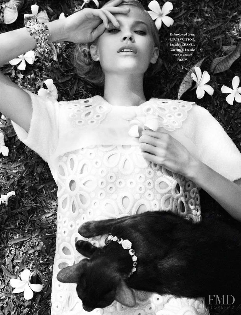 Vita Sidorkina featured in Life in Mono, May 2012