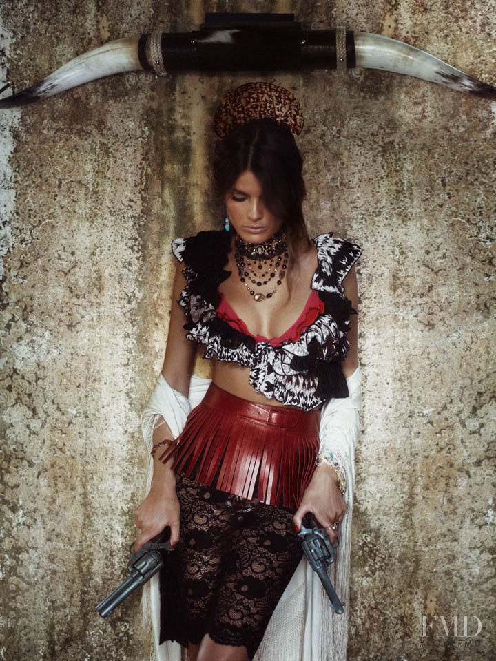 Isabeli Fontana featured in Bandida, February 2012